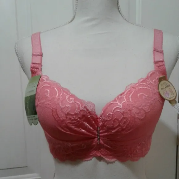 🌺 NWT 2 Beautiful Lace Xilaizi Imported Bras