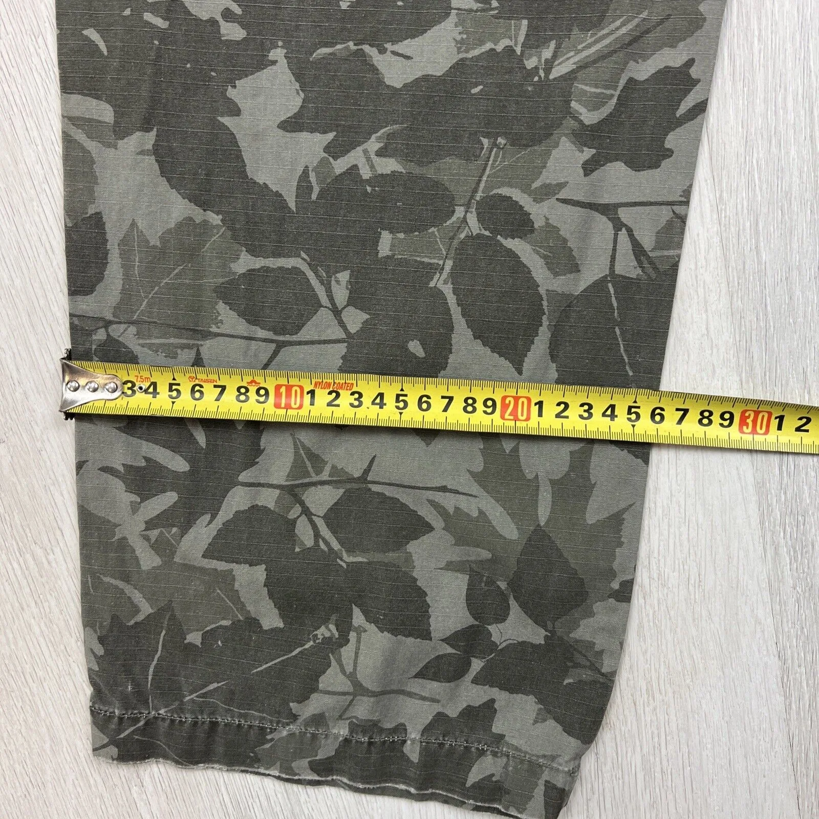 Billabong Mens Y2K Vintage Green Camo Cargo Pants Size 34