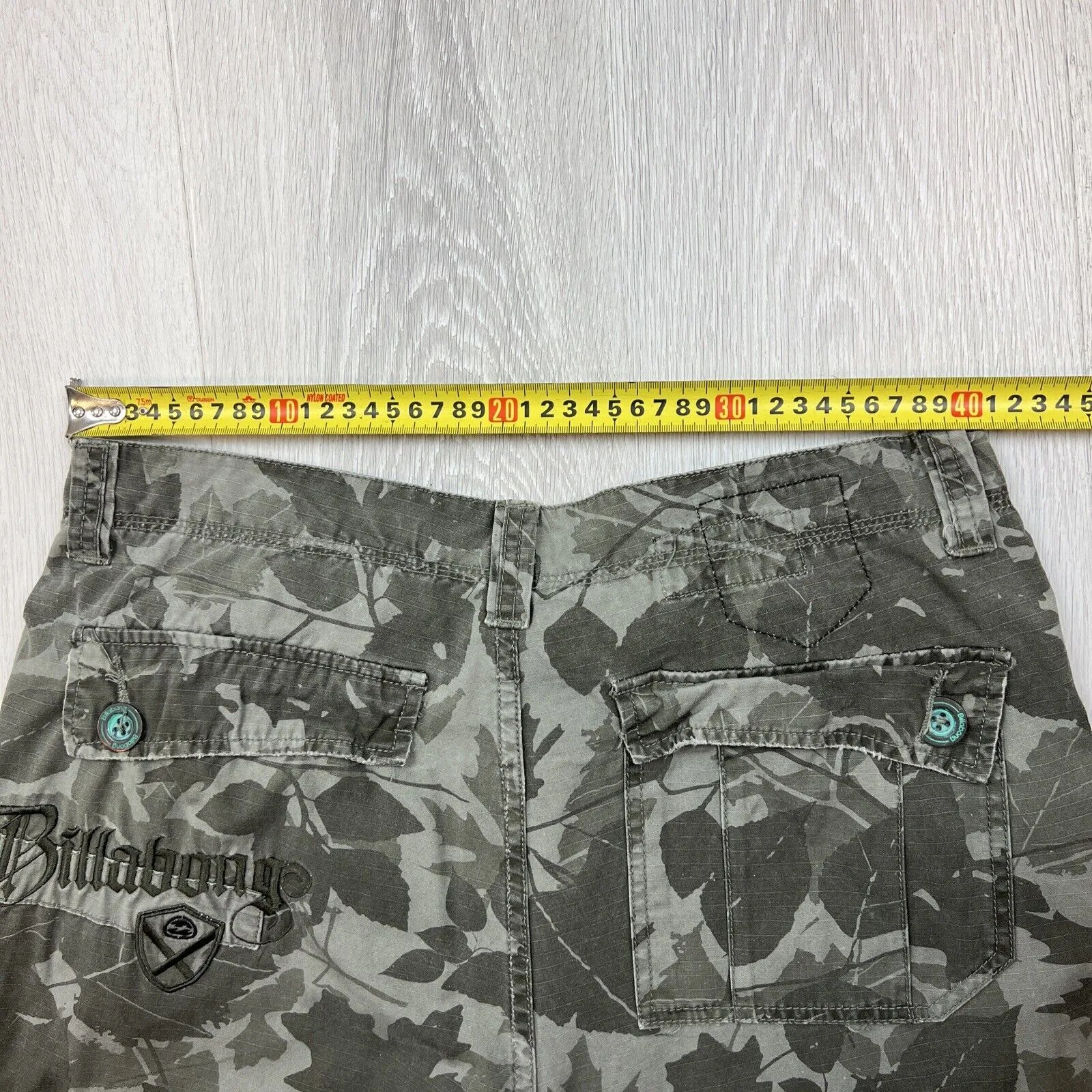 Billabong Mens Y2K Vintage Green Camo Cargo Pants Size 34