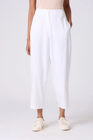 Classic Narrow Leg Capris - White