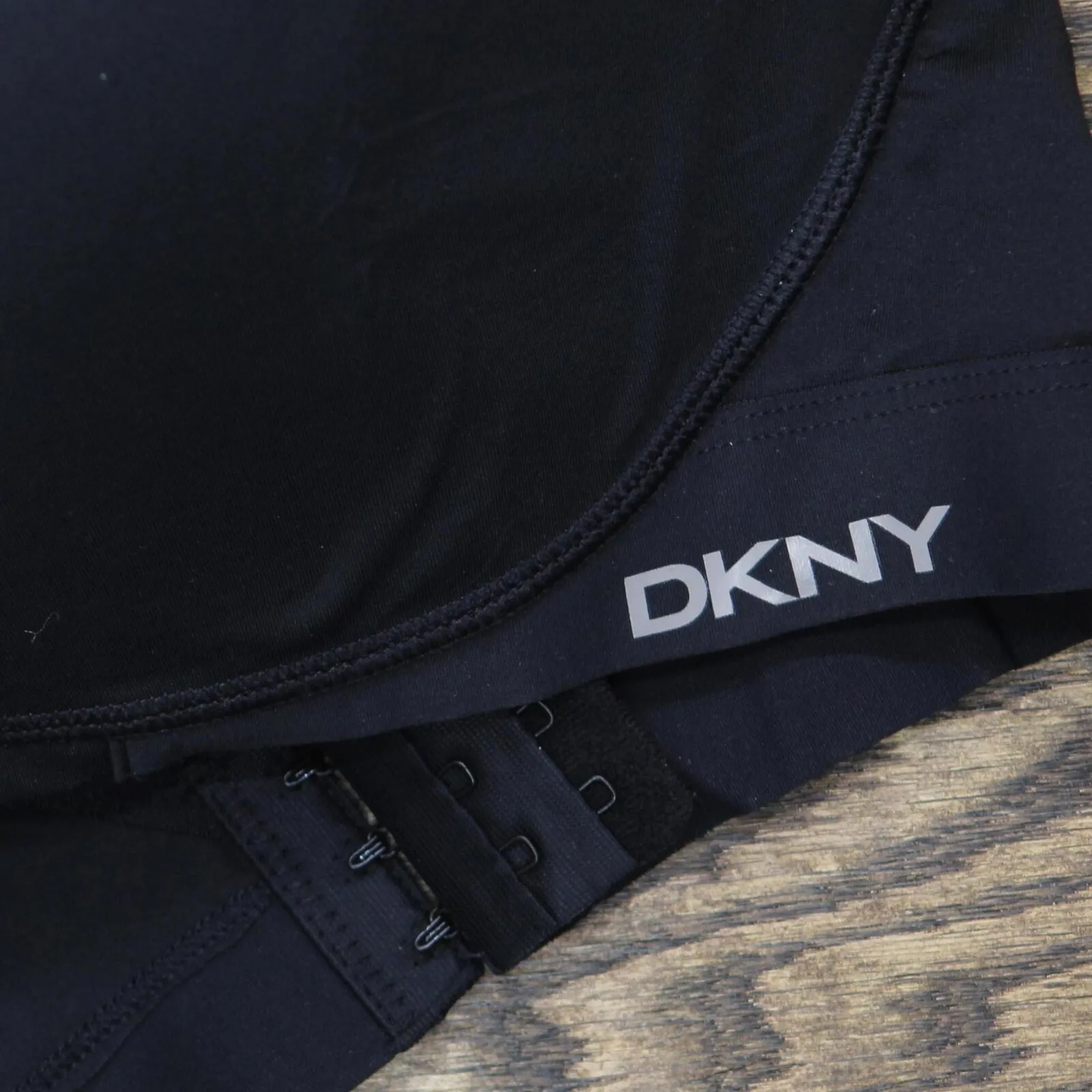 DKNY Womens Wireless Soft Stretch Microfiber Plunge Bra I257Y Black X-Large