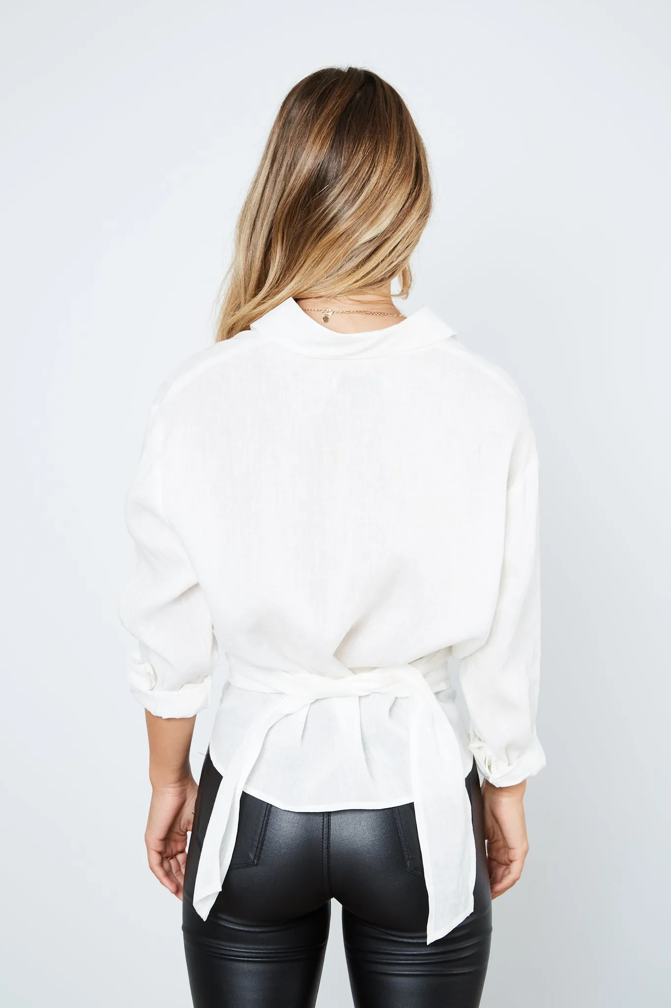 ‘EFFIE KATS’ WRAP LINEN SHIRT - WHITE