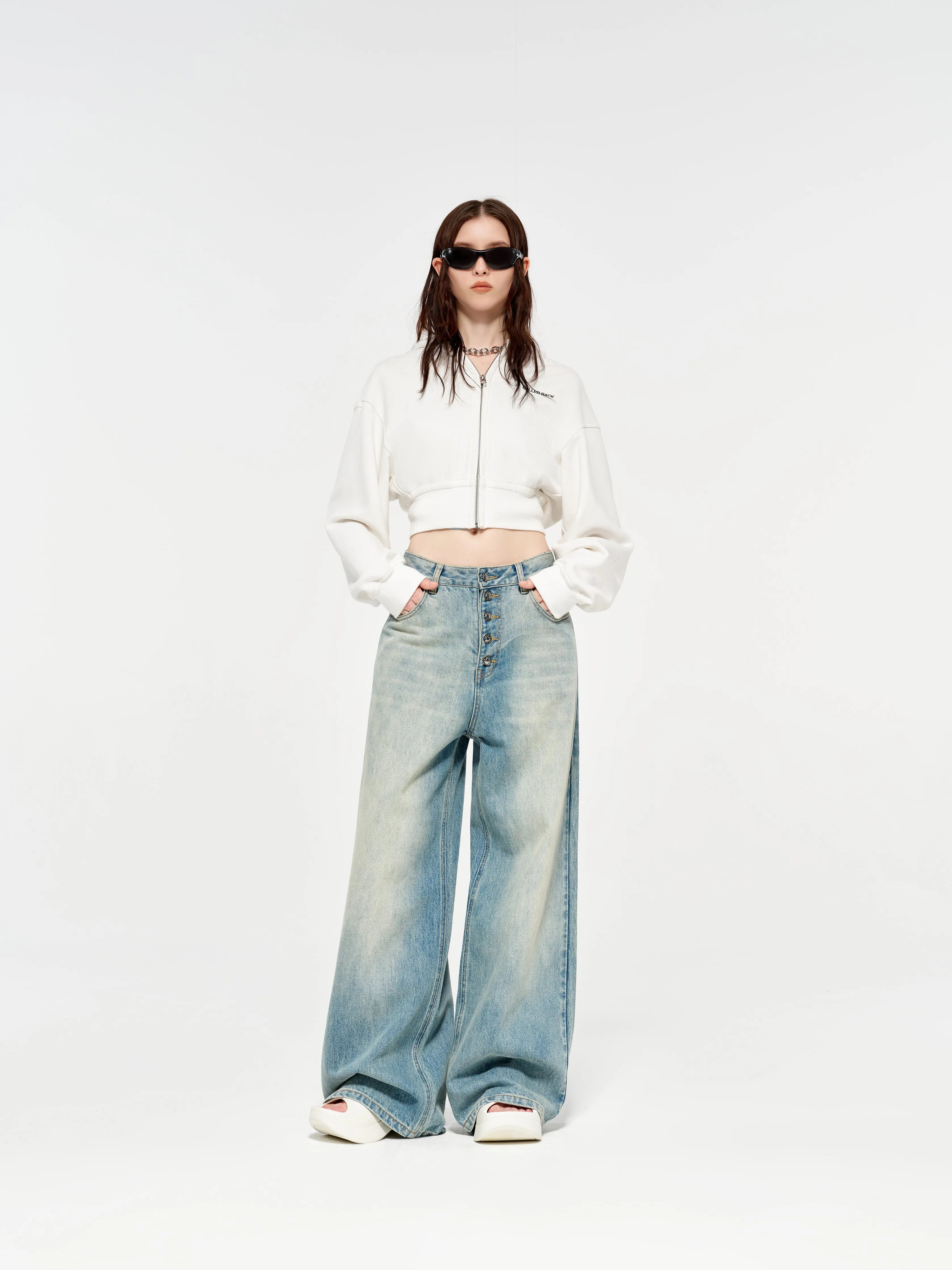 High-waisted vintage jeans