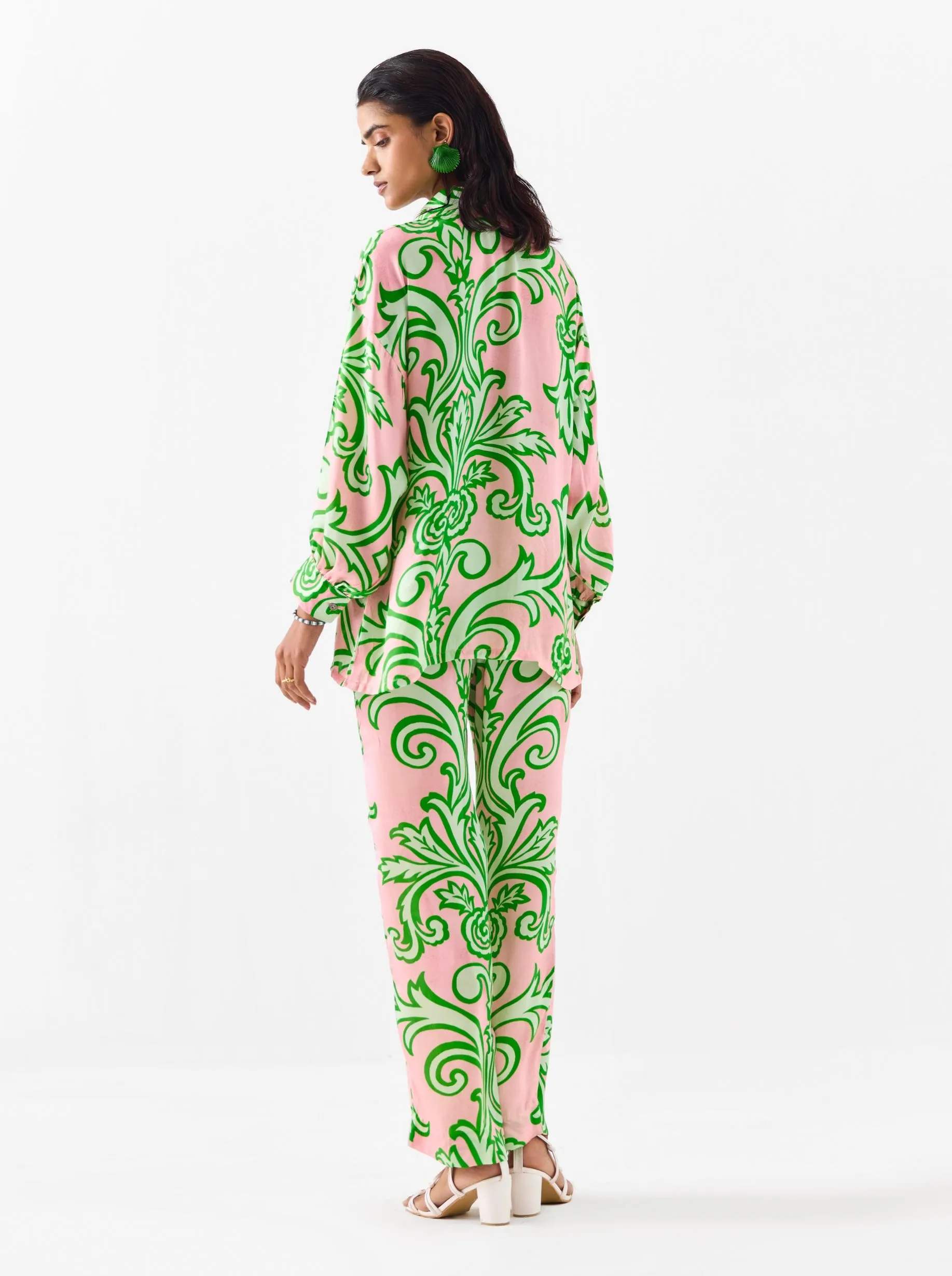 La paz shirt and pants