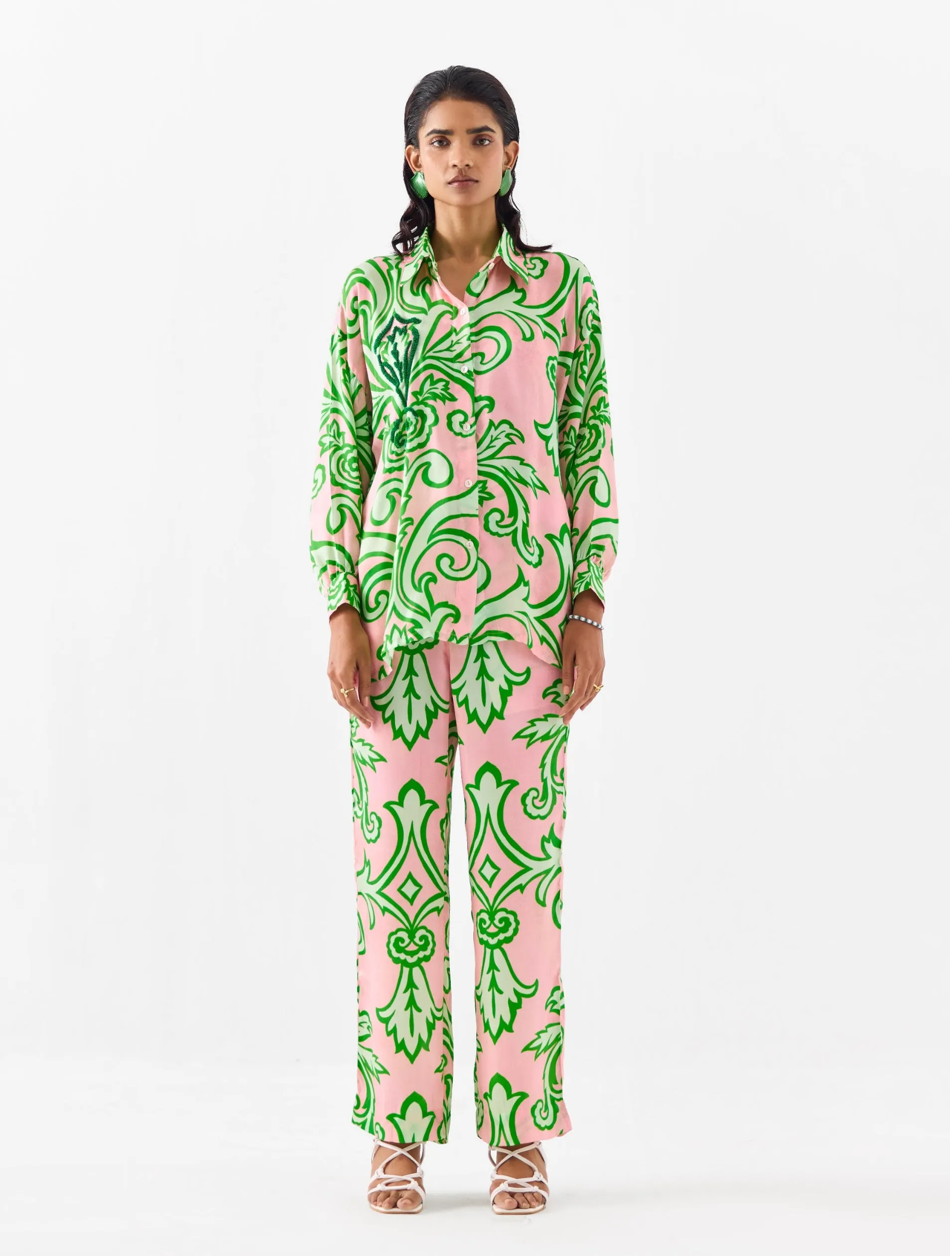 La paz shirt and pants