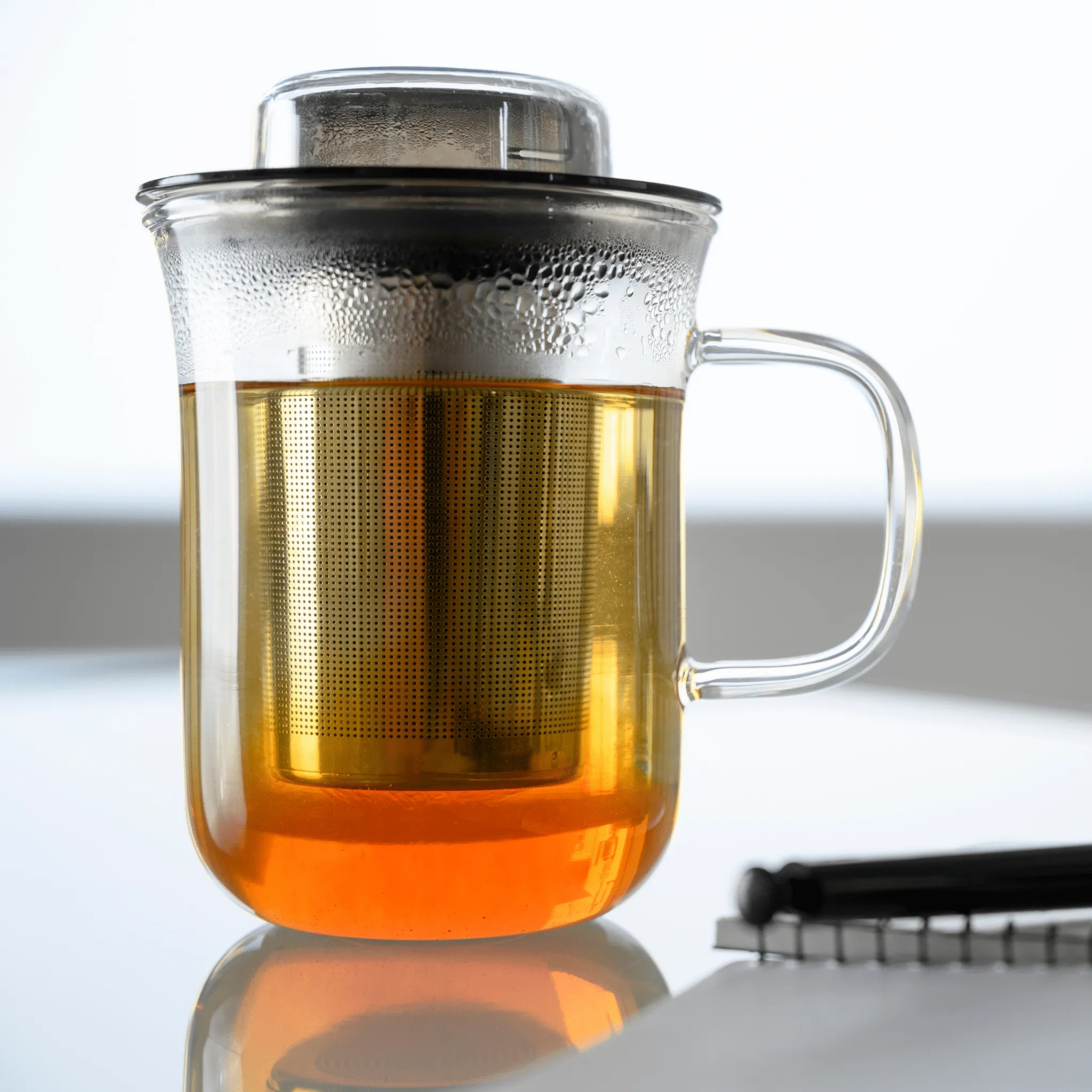 QDO Me Tea Cup Black with infuser 5676509TB