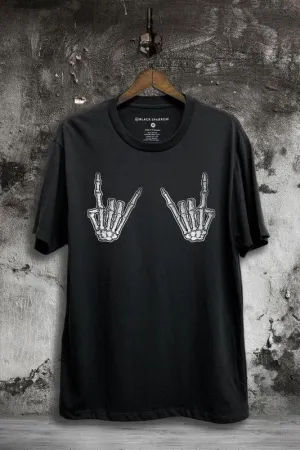SKULL HANDS GRAPHIC TEE
