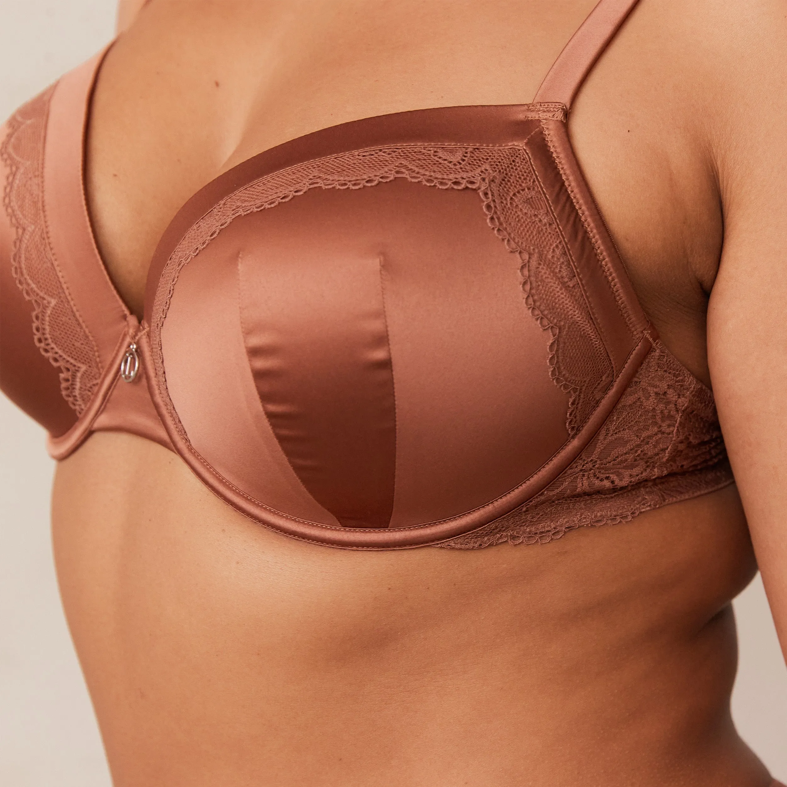 Soft Satin T-shirt Soutien-Gorge - Moka