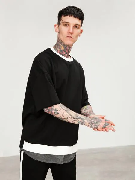 STREETEAR STYLE T-SHIRT