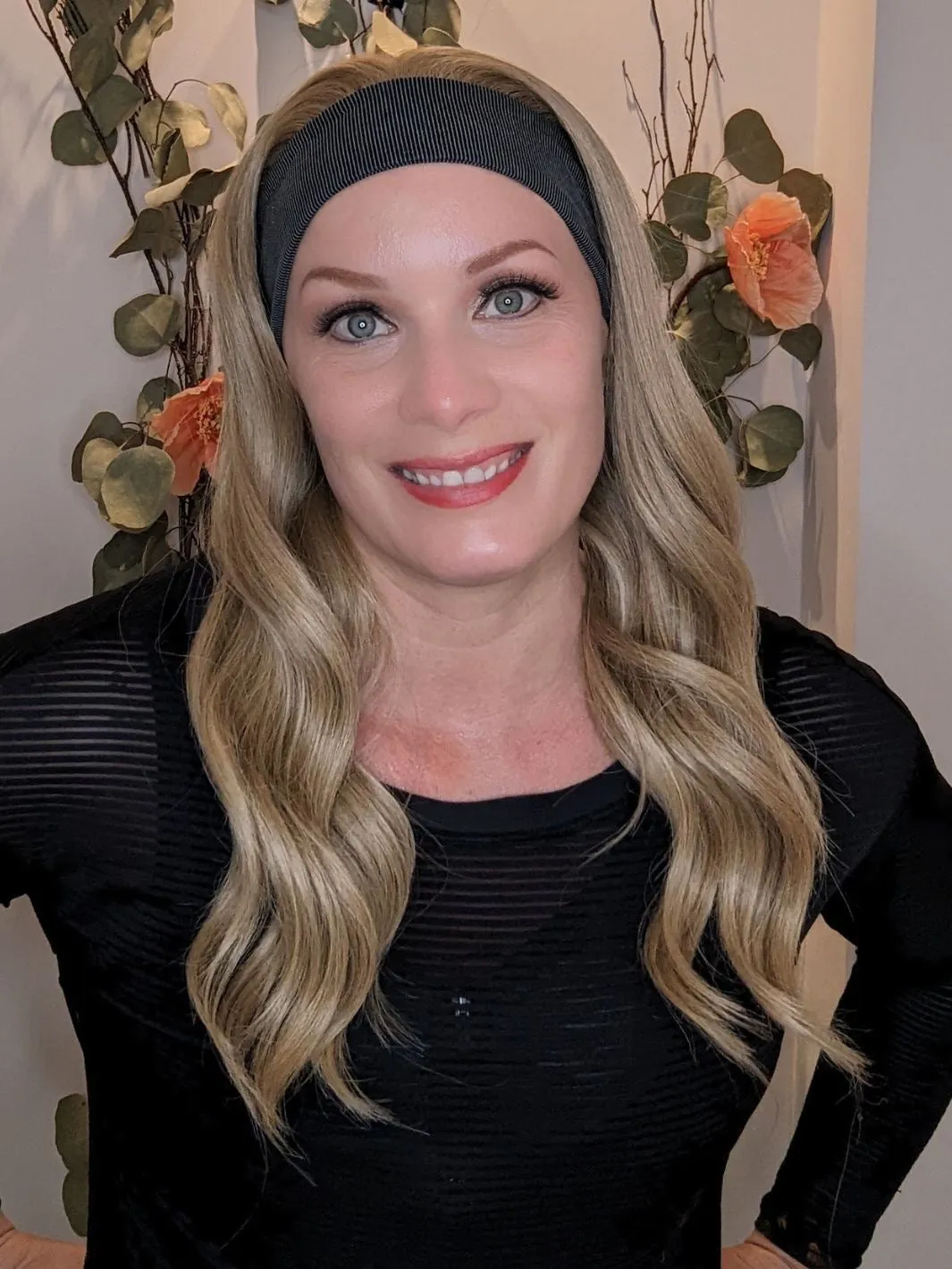 Synthetic Headband Wig | Natural Blonde | Hand-Tied