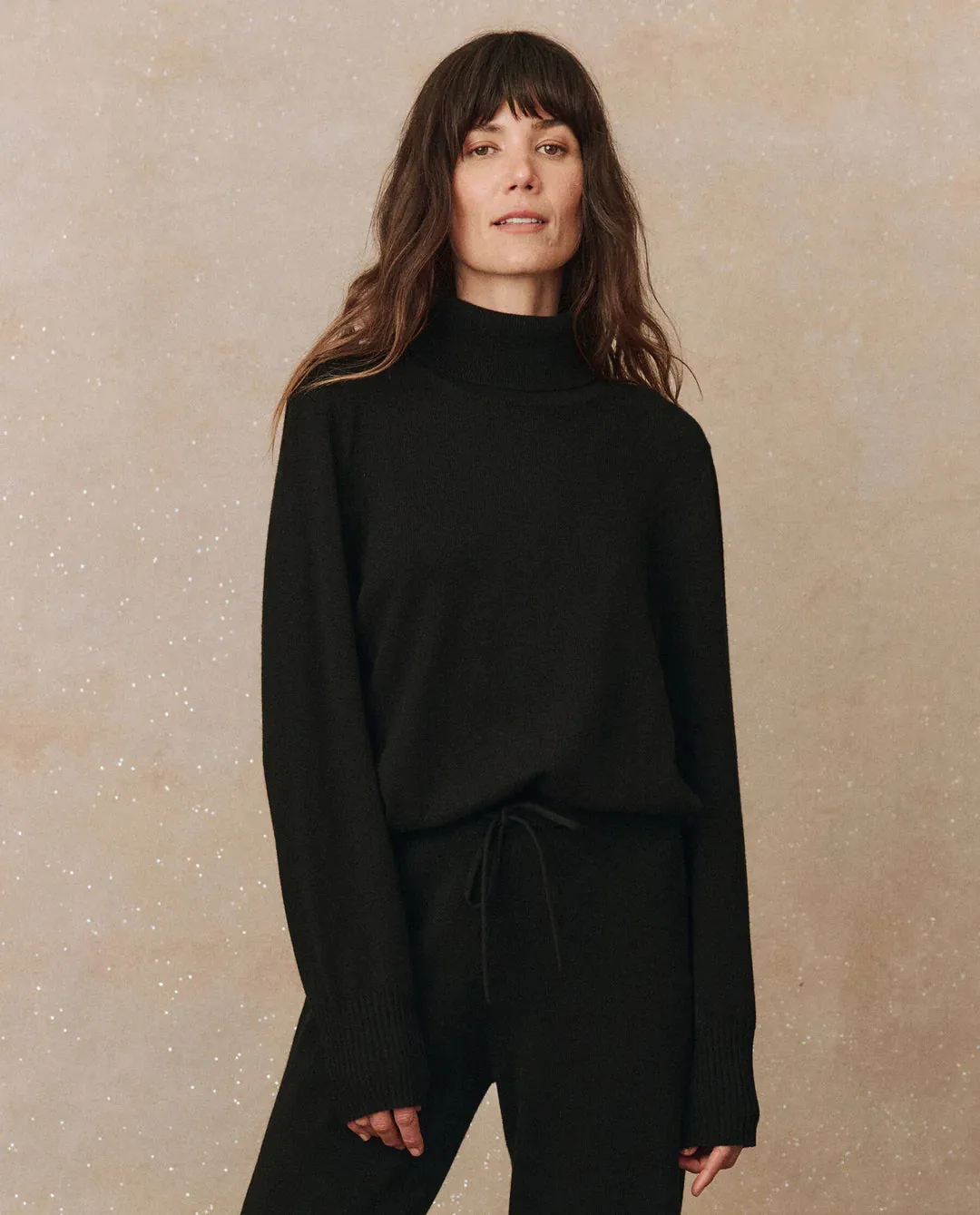 [THE GREAT] CASHMERE TURTLENECK SWEATER - BLACK