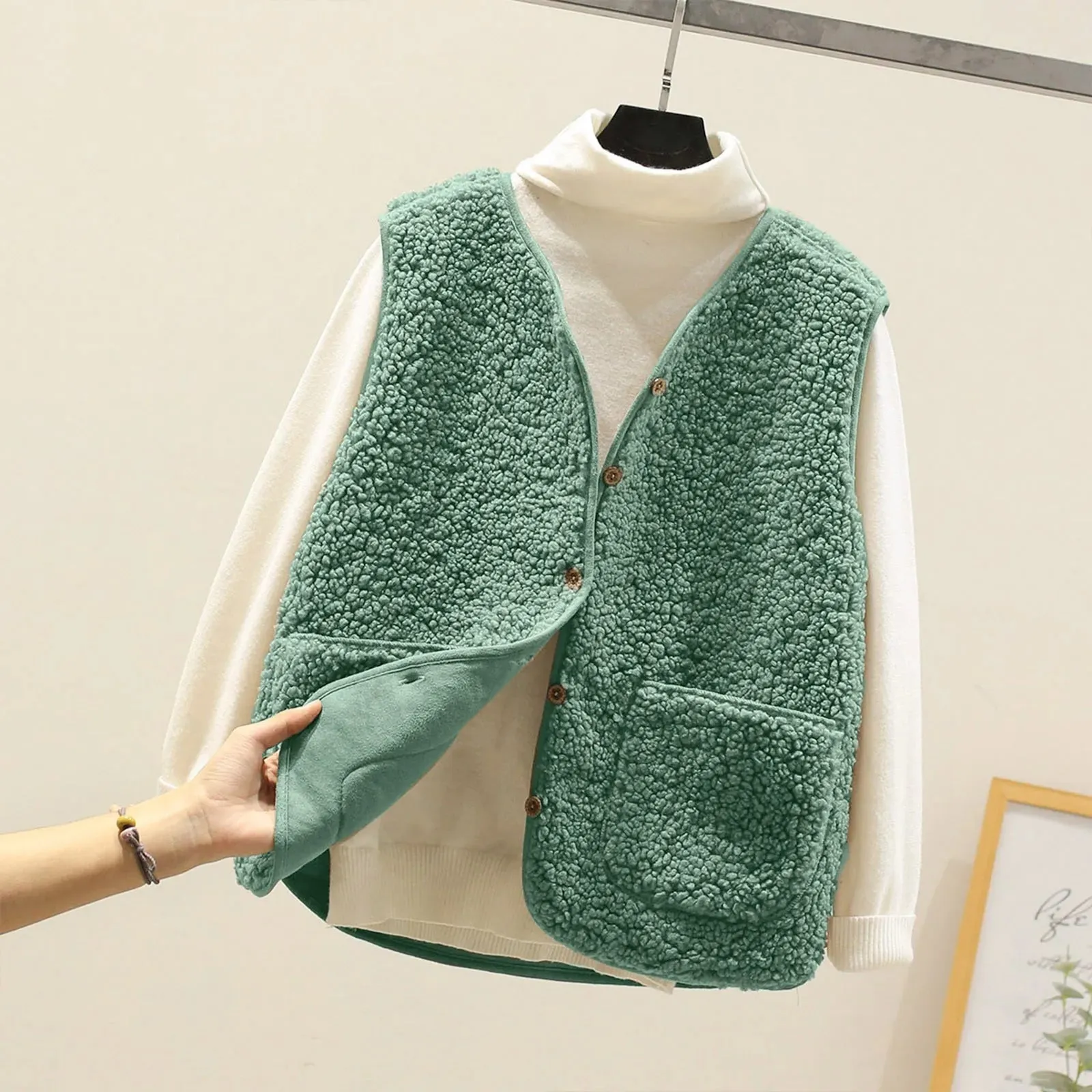 Vests New Spring Autumn Women Button Waistcoat Lamb Wool Winter Thermal Warm Thick Fleece Vests Sleeveless Jacket Ladies Coats