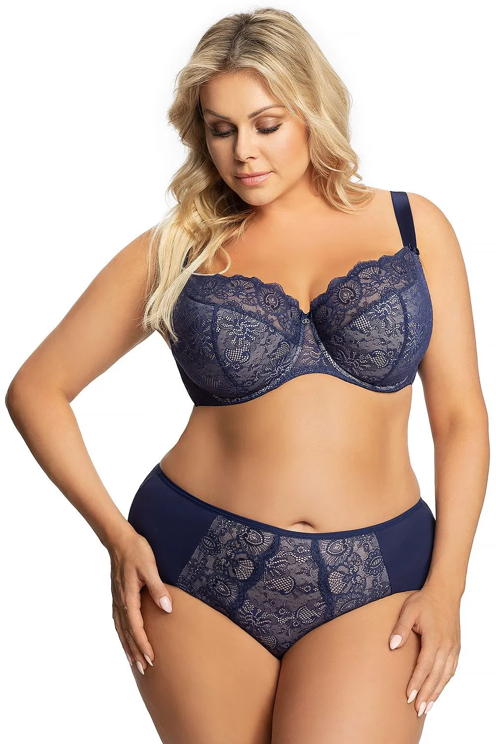White Soft Cup Bra – Clean Cut Lingerie with Full Coverage and Subtle Detailing